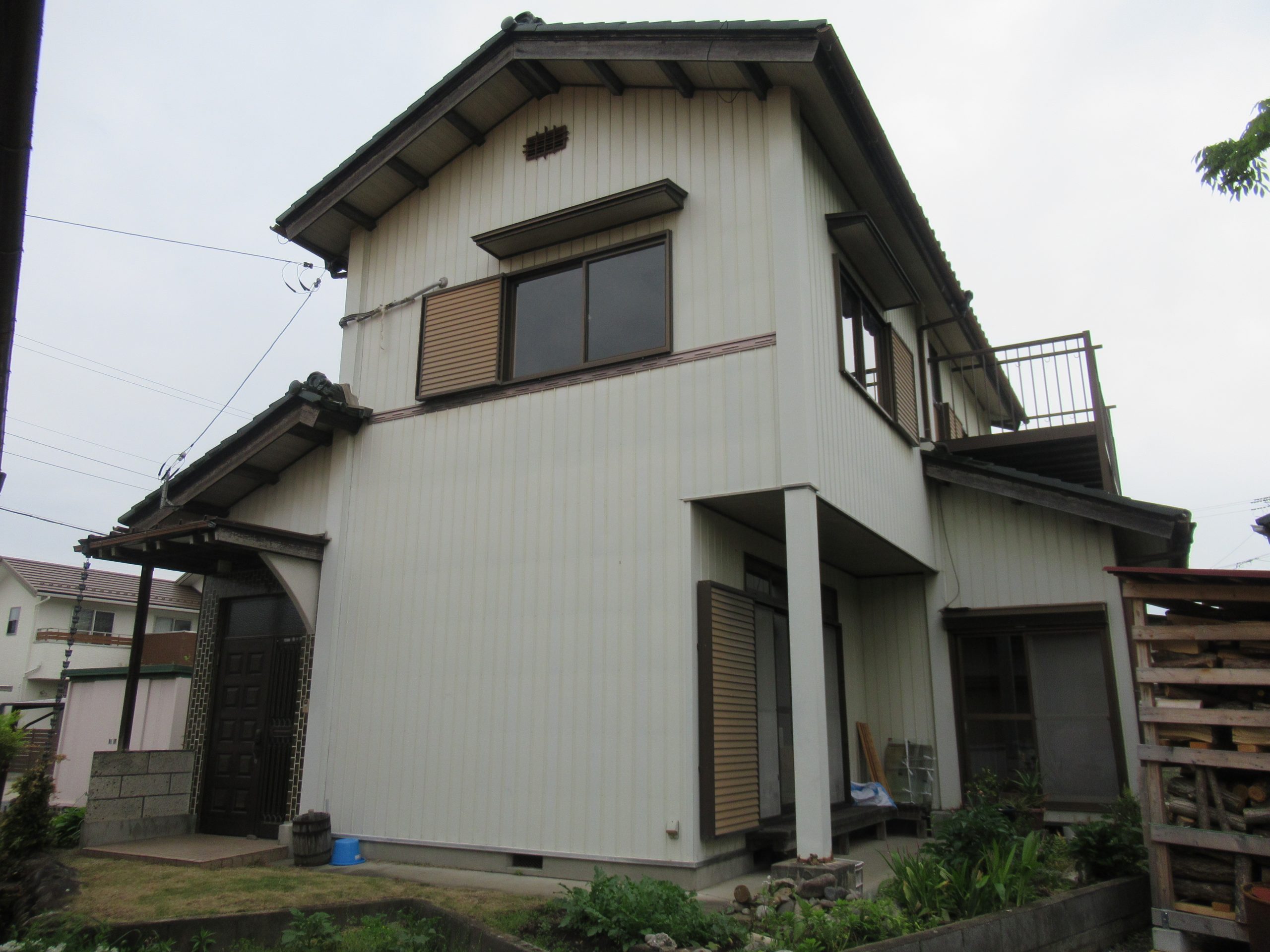 alt